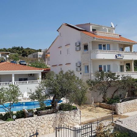 Villa Mandina Sevid Exterior photo